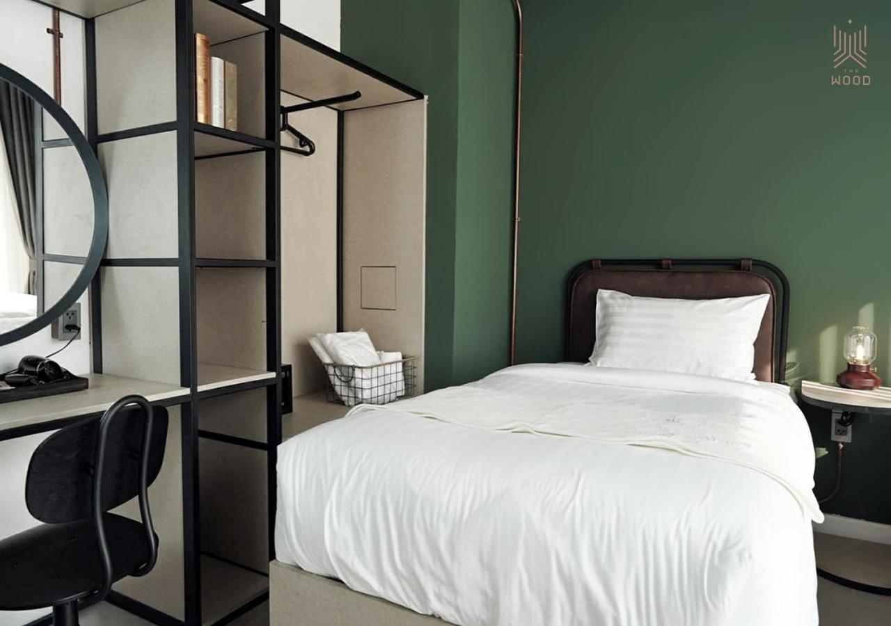 The Wood Hotell Surin Exteriör bild