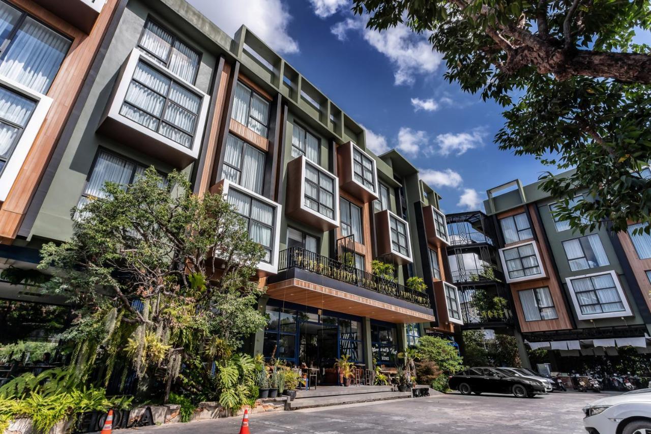 The Wood Hotell Surin Exteriör bild