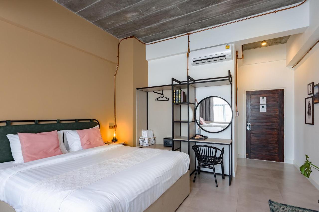 The Wood Hotell Surin Exteriör bild