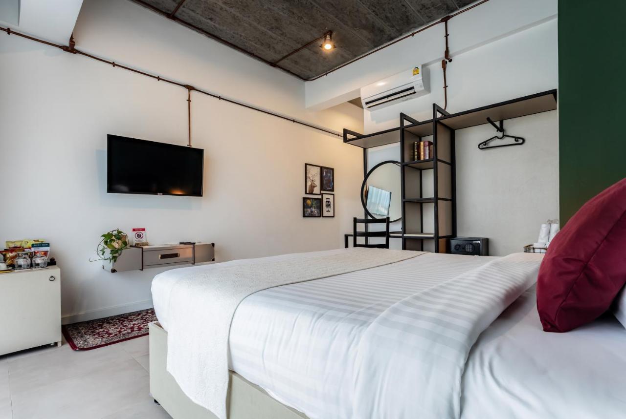 The Wood Hotell Surin Exteriör bild