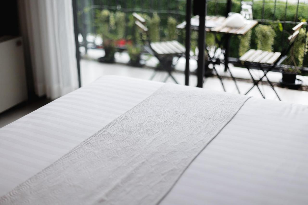 The Wood Hotell Surin Exteriör bild